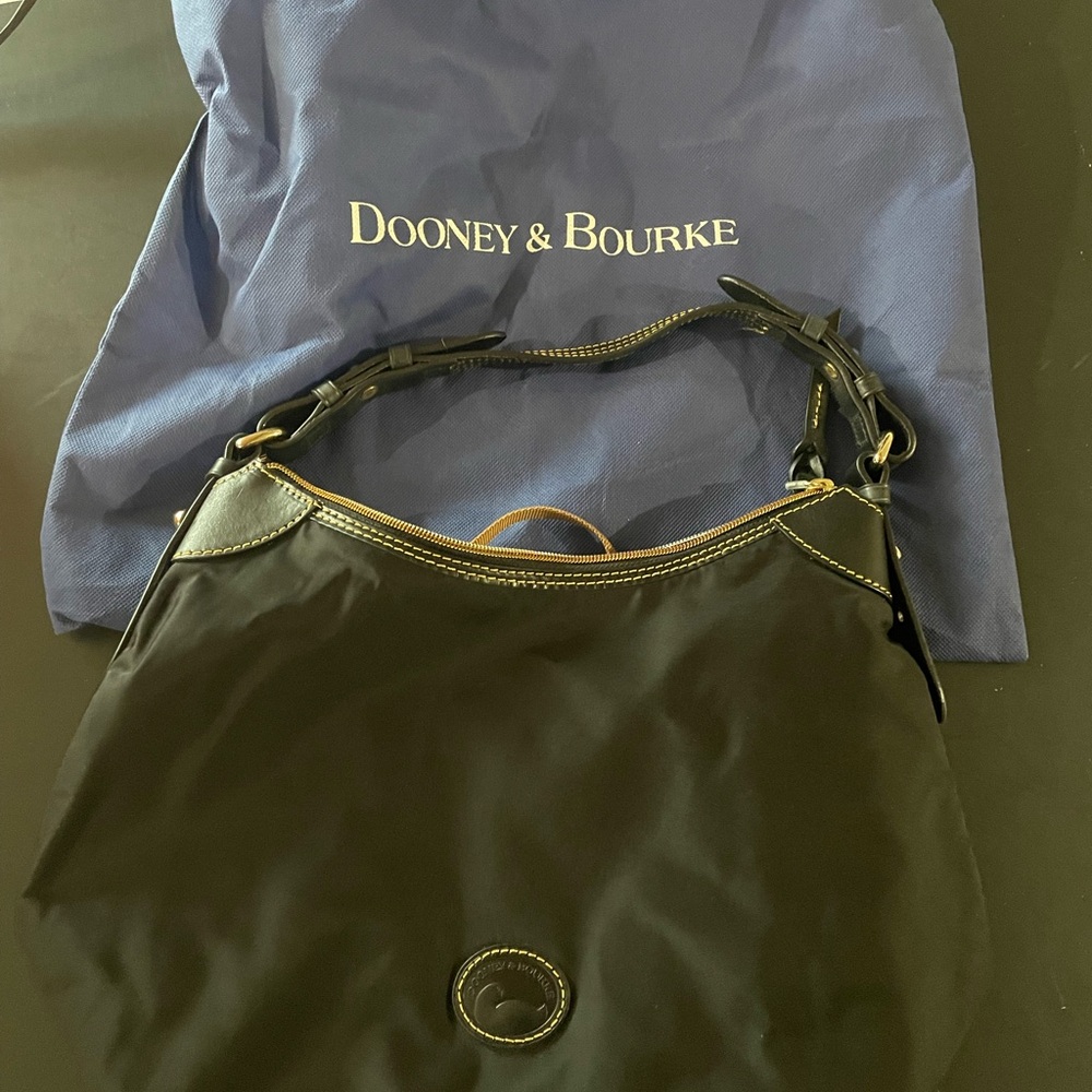 Dooney and Bourke handbag/pocketbook